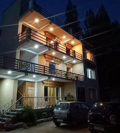Zlatan Guest House Лех Екстер'єр фото