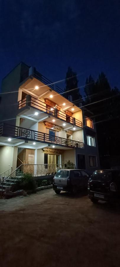 Zlatan Guest House Лех Екстер'єр фото